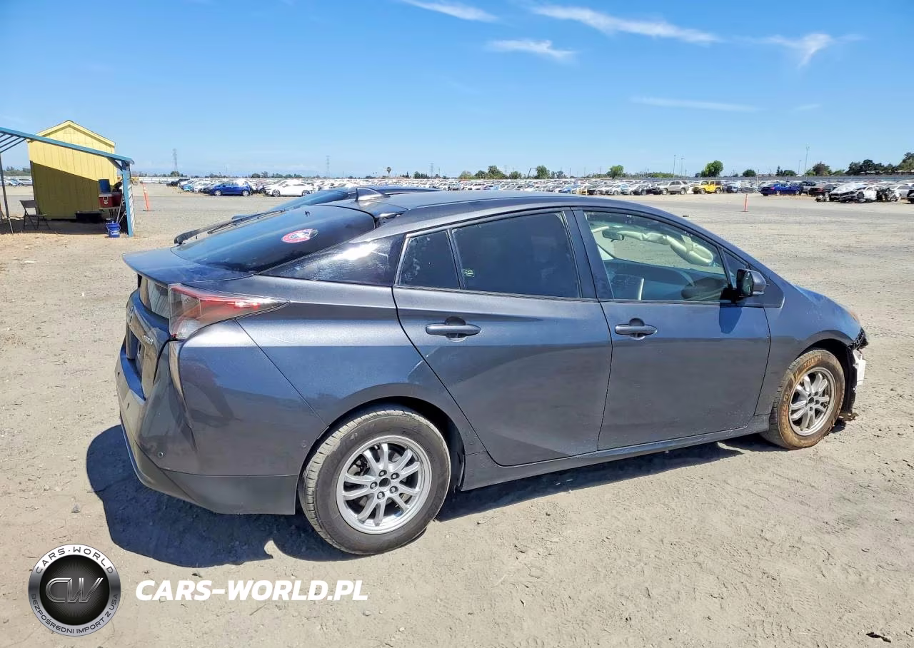 2018 Toyota Prius VIN:JTDKARFU8J3067353 - 3