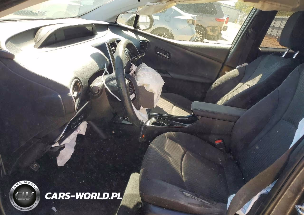 2018 Toyota Prius VIN:JTDKARFU8J3067353 - 7