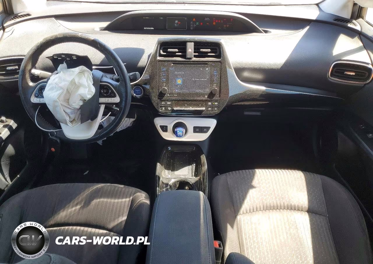 2018 Toyota Prius VIN:JTDKARFU8J3067353 - 8