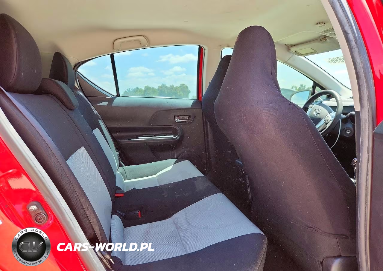 2016 Toyota Prius C Two VIN:JTDKDTB34G1139722 - 10