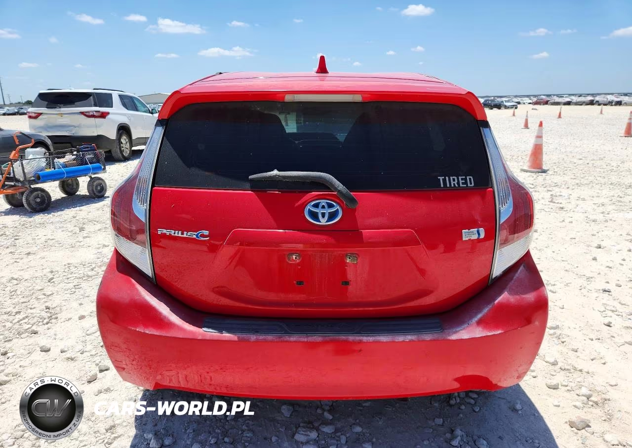 2016 Toyota Prius C Two VIN:JTDKDTB34G1139722 - 6