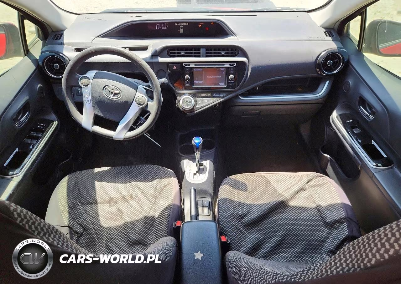 2016 Toyota Prius C Two VIN:JTDKDTB34G1139722 - 8