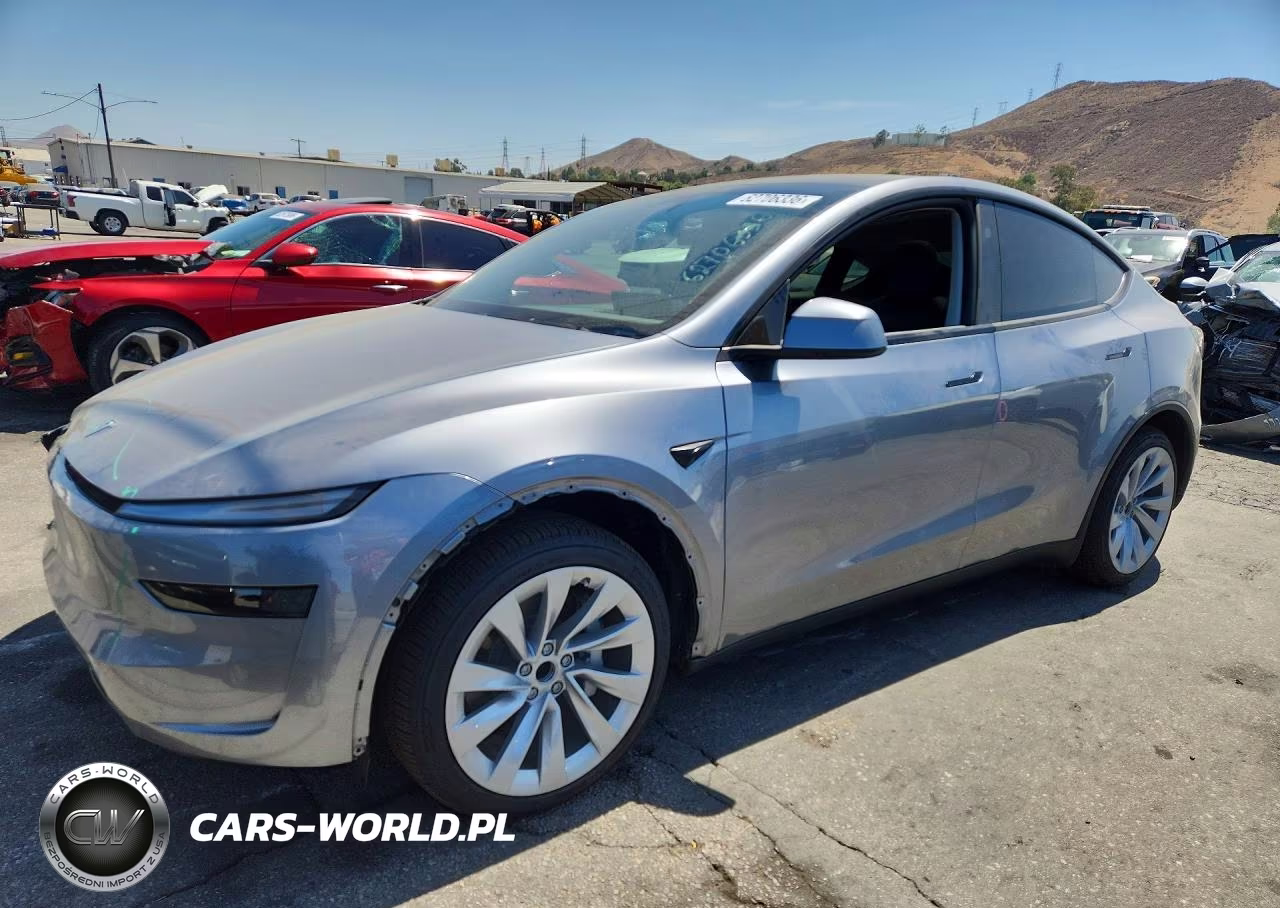 2026 Tesla Model Y – zdjęcie 1 z 13