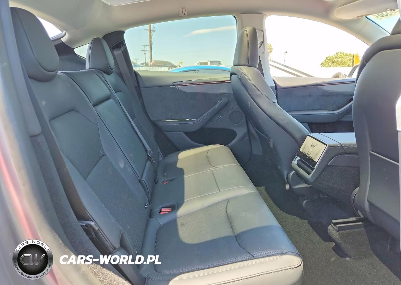 2026 Tesla Model Y VIN:7SAYGDED1TF445079 - 10