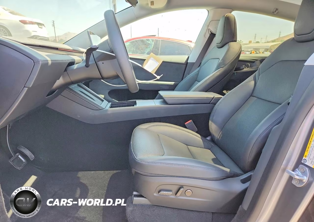 2026 Tesla Model Y VIN:7SAYGDED1TF445079 - 7