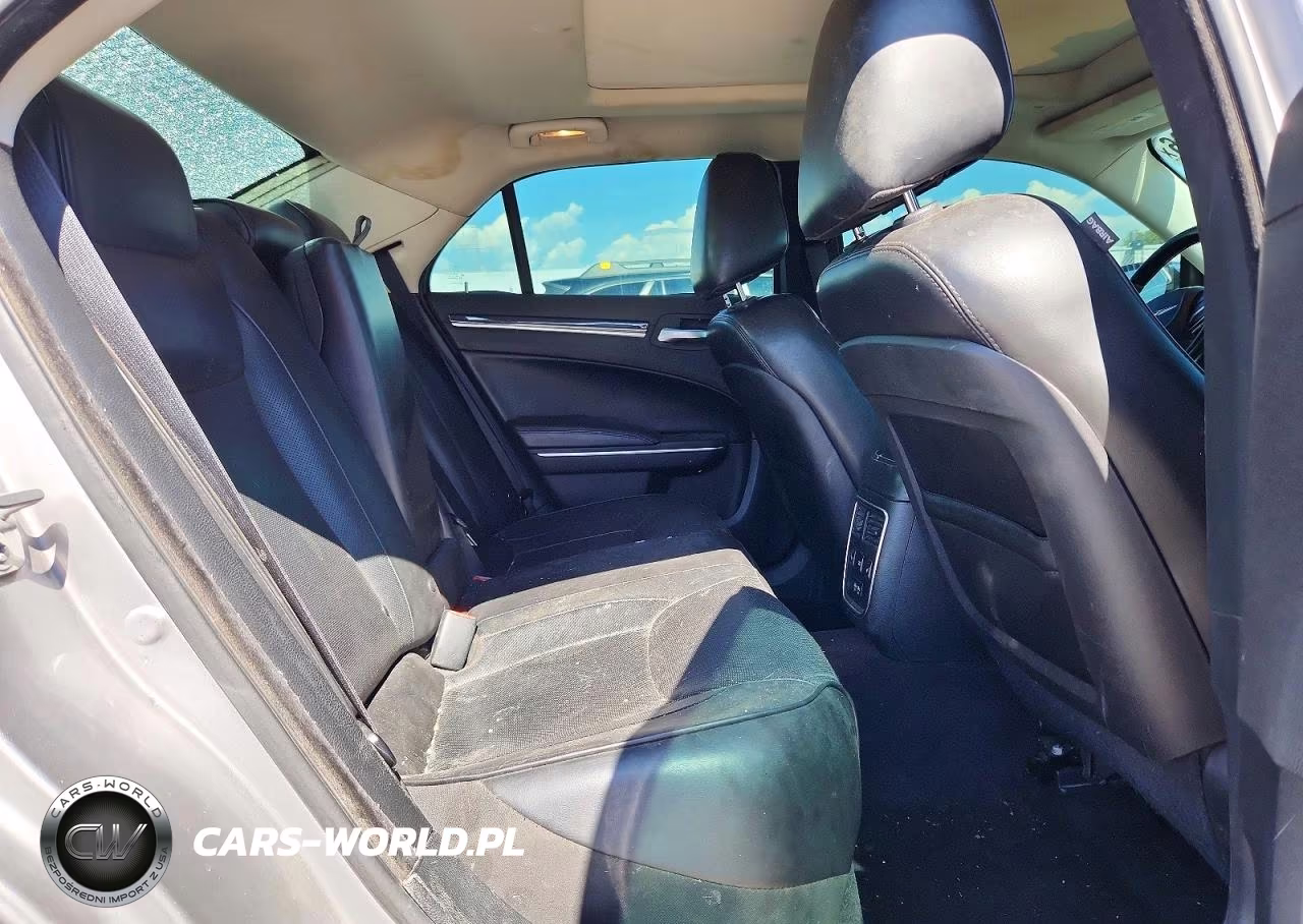 2017 Chrysler 300C VIN:2C3CCAKG0HH566613 - 10