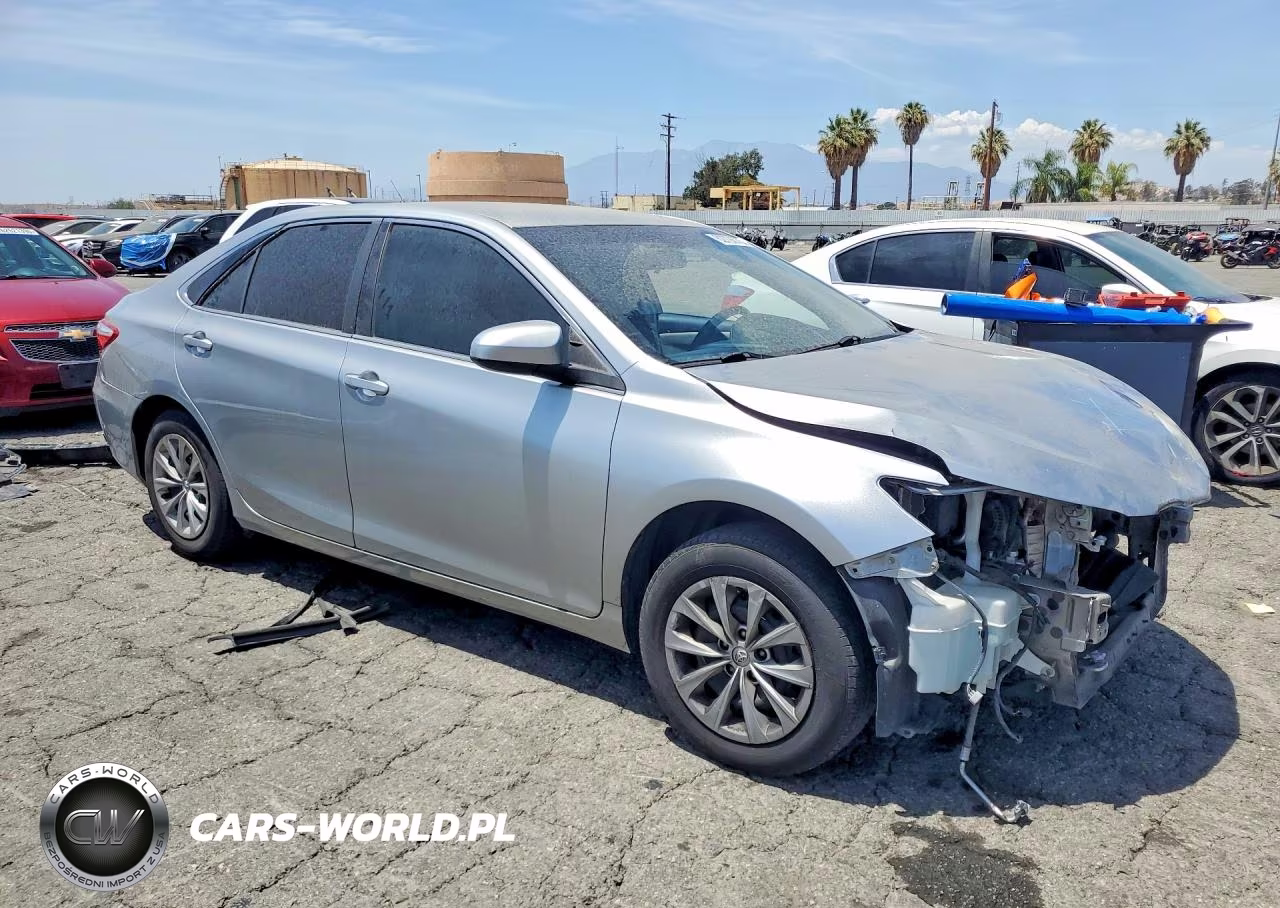 2017 Toyota Camry Le VIN:4T1BF1FK9HU277445 - 4