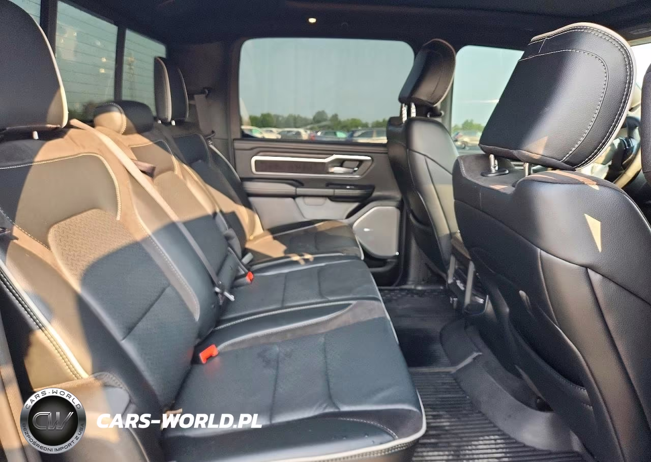 2025 Ram 1500 Laramie VIN:1C6SRFJP7SN727792 - 10