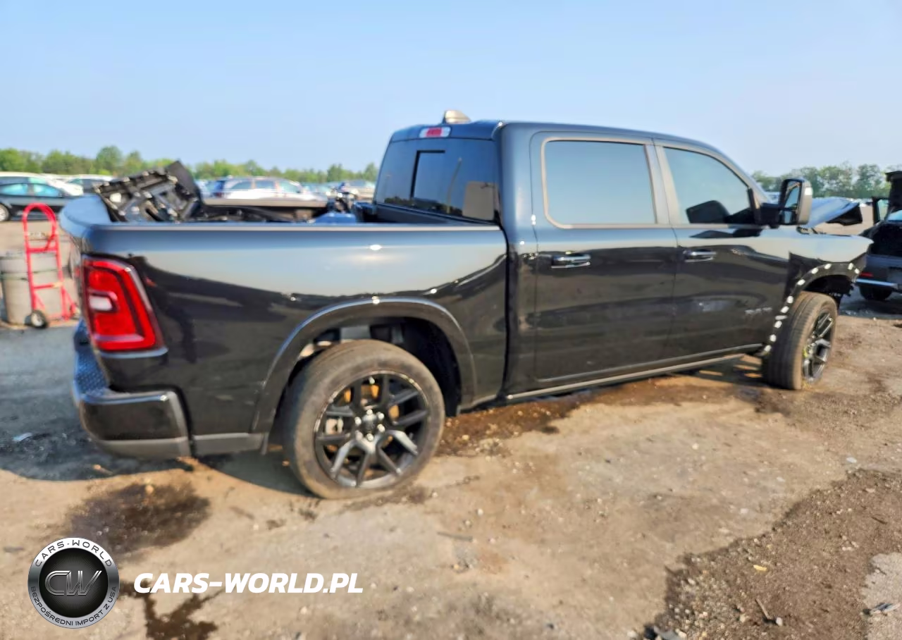 2025 Ram 1500 Laramie VIN:1C6SRFJP7SN727792 - 3