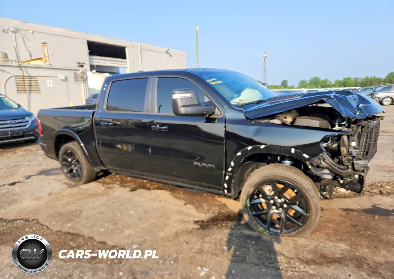 2025 Ram 1500 Laramie VIN:1C6SRFJP7SN727792 - 4