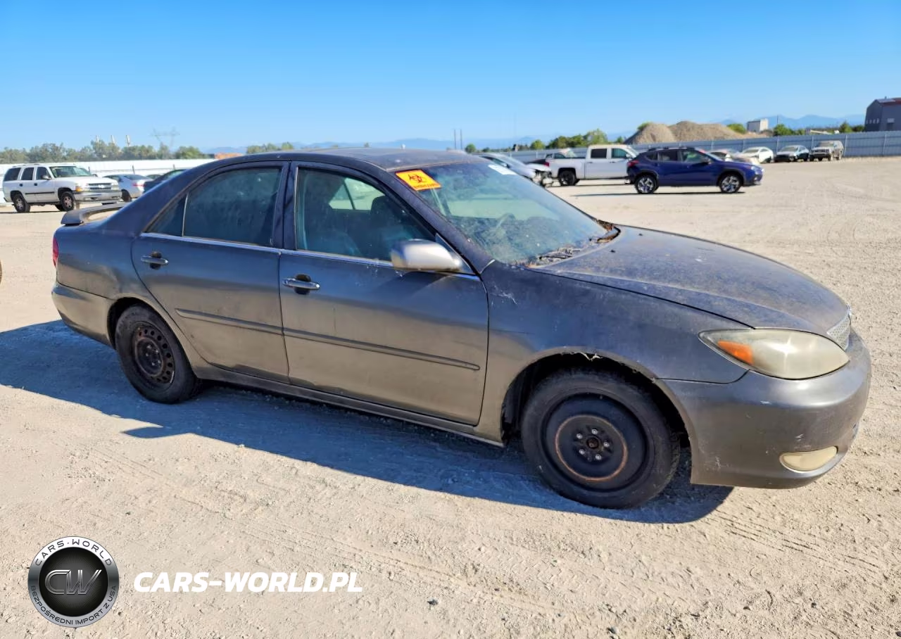 2002 Toyota Camry Se V6 VIN:JTDBF30KX20026098 - 4