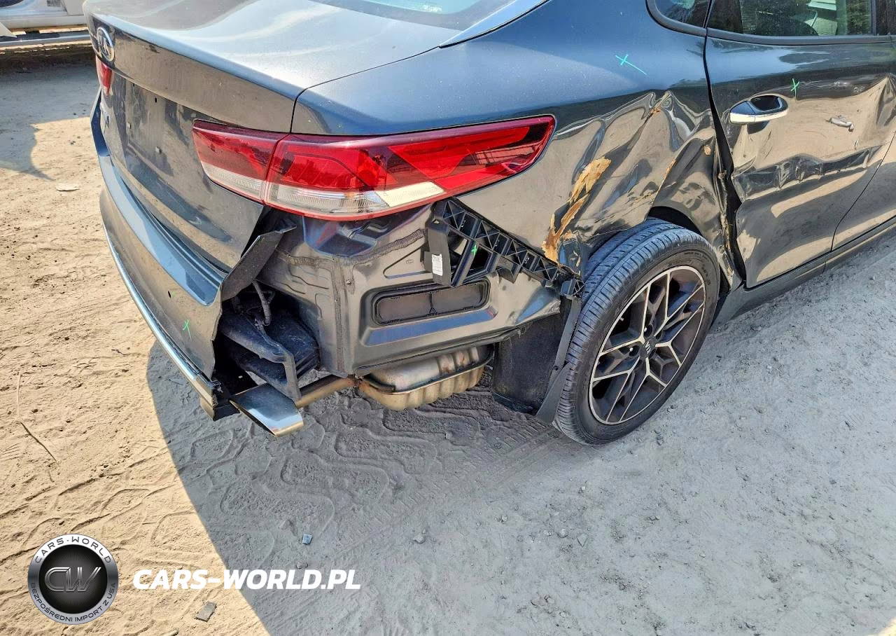 2020 Kia Optima Special Edition VIN:5XXGT4L33LG433687 - 9