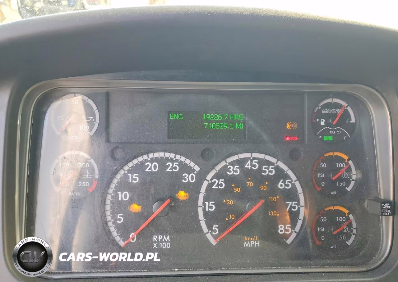 2018 Freightliner Business Class M2 Box Truck VIN:3ALACWFC7JDJX3933 - 9