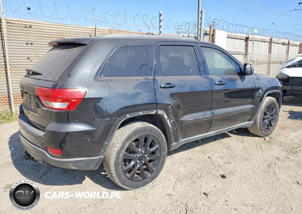 2012 Jeep Grand Cherokee Laredo VIN:1C4RJFAG2CC149063 - 3