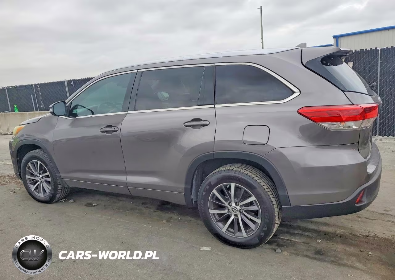 2018 Toyota Highlander Xle VIN:5TDKZRFH1JS543095 - 2