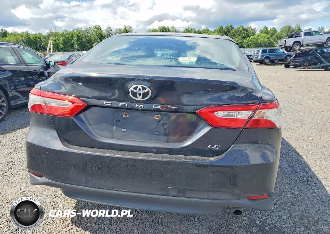 2018 Toyota Camry Le VIN:4T1B11HK4JU070429 - 6