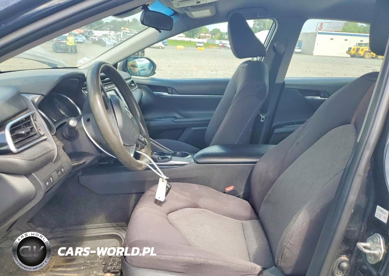 2018 Toyota Camry Le VIN:4T1B11HK4JU070429 - 7