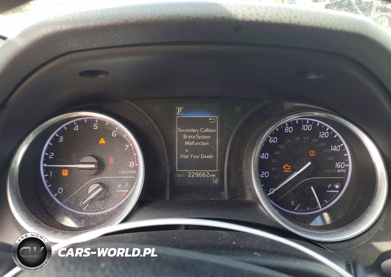 2018 Toyota Camry Le VIN:4T1B11HK4JU070429 - 9