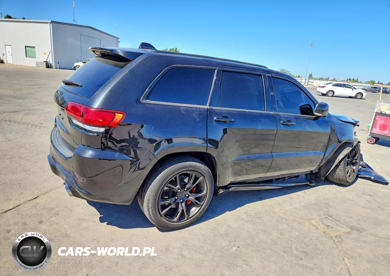 2015 Jeep Grand Cherokee Srt-8 VIN:1C4RJFDJ5FC115744 - 3