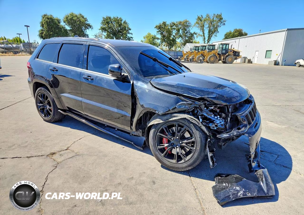 2015 Jeep Grand Cherokee Srt-8 VIN:1C4RJFDJ5FC115744 - 4