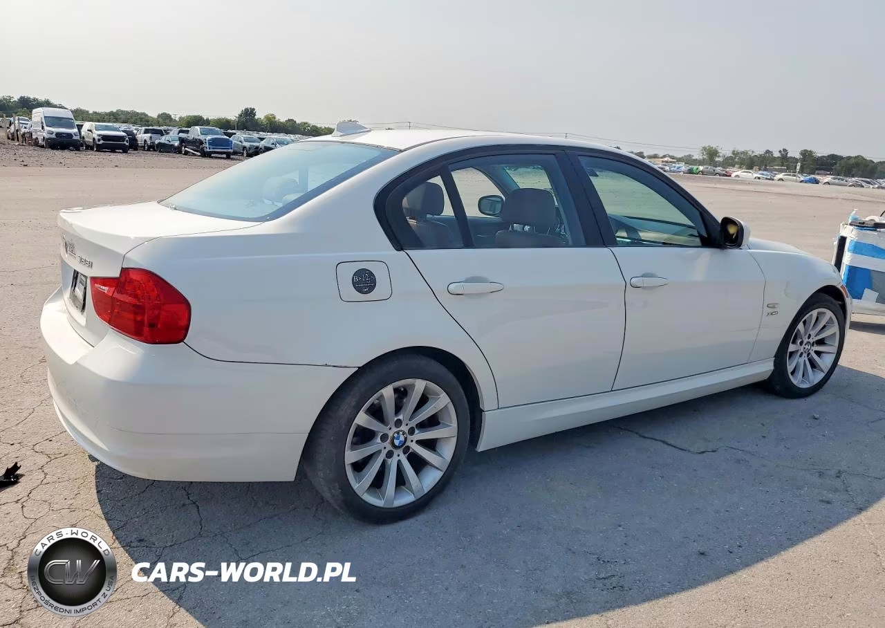 2011 BMW 328I xDrive VIN:WBAPK7C57BA821602 - 3