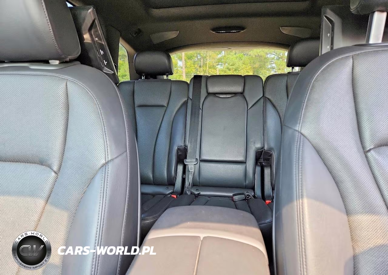 2017 Audi Q7 Prestige VIN:WA1VAAF78HD052763 - 10