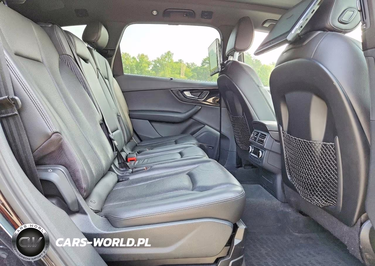 2017 Audi Q7 Prestige VIN:WA1VAAF78HD052763 - 11