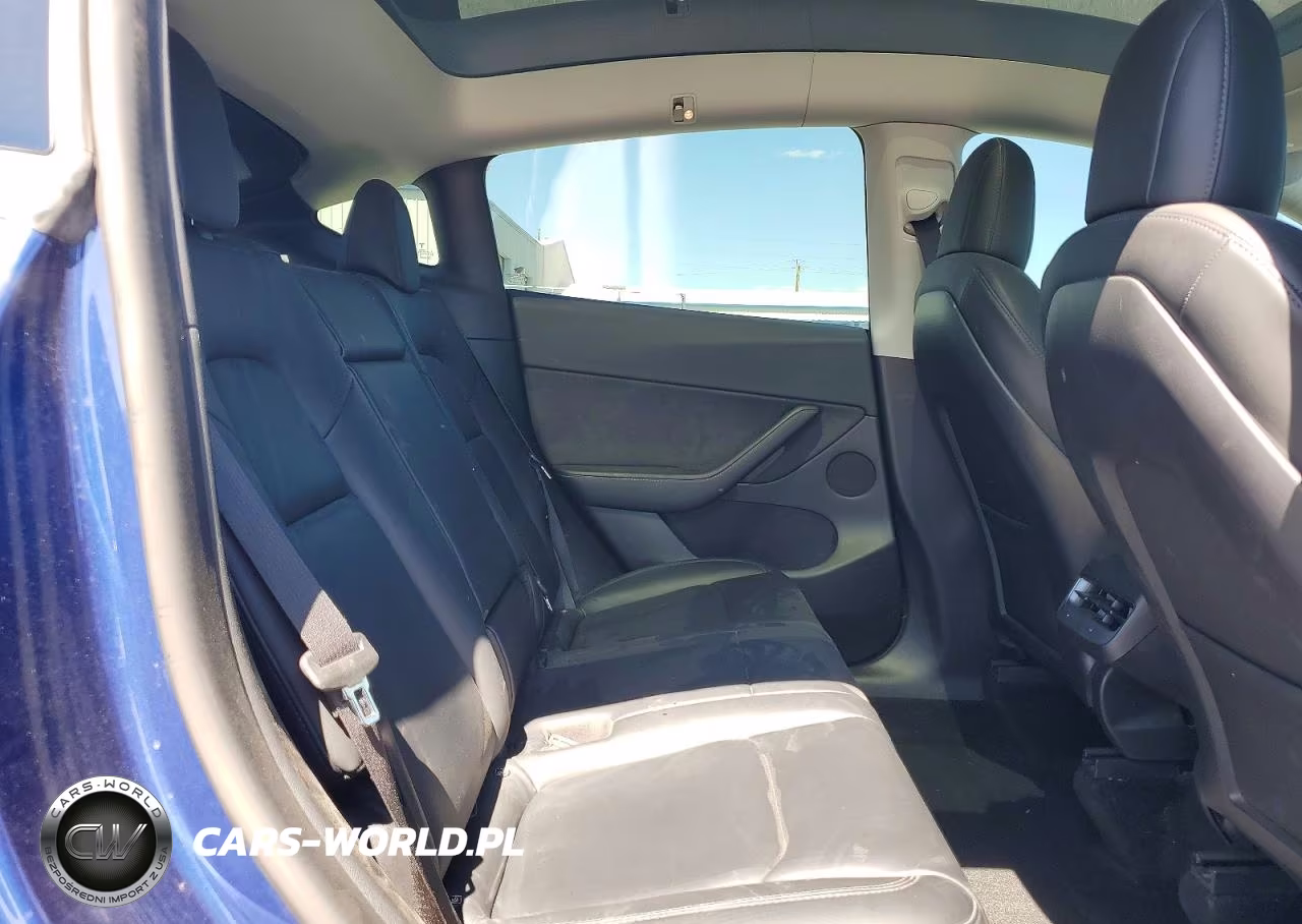 2022 Tesla Model Y VIN:7SAYGDEEXNF461308 - 10