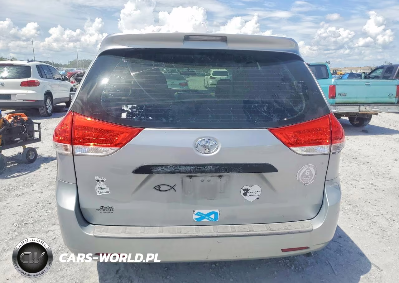 2011 Toyota Sienna Base 7-Passenger VIN:5TDZK3DC8BS165141 - 6