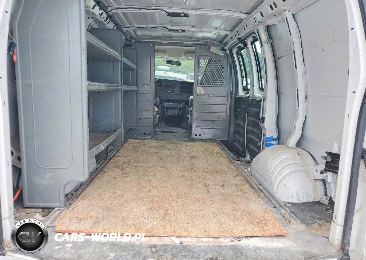 2019 Chevrolet Express G2500 VIN:1GCWGAFP7K1304858 - 10