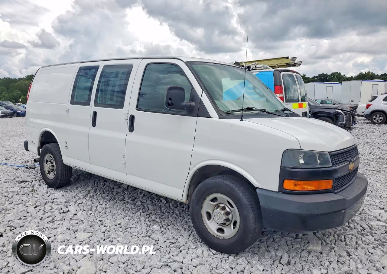 2019 Chevrolet Express G2500 VIN:1GCWGAFP7K1304858 - 4