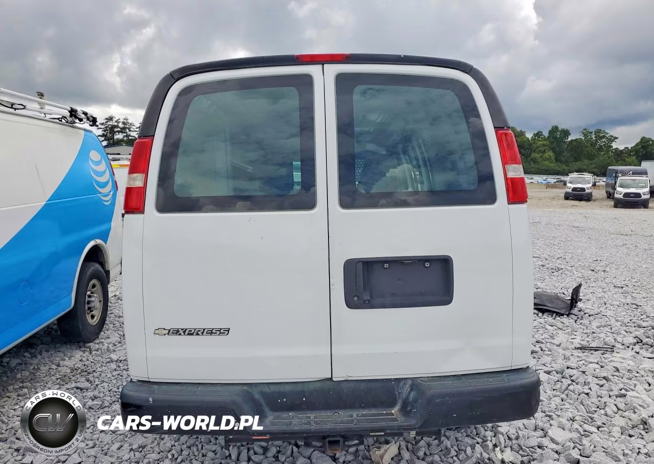 2019 Chevrolet Express G2500 VIN:1GCWGAFP7K1304858 - 6