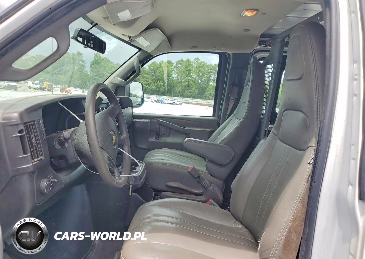 2019 Chevrolet Express G2500 VIN:1GCWGAFP7K1304858 - 7