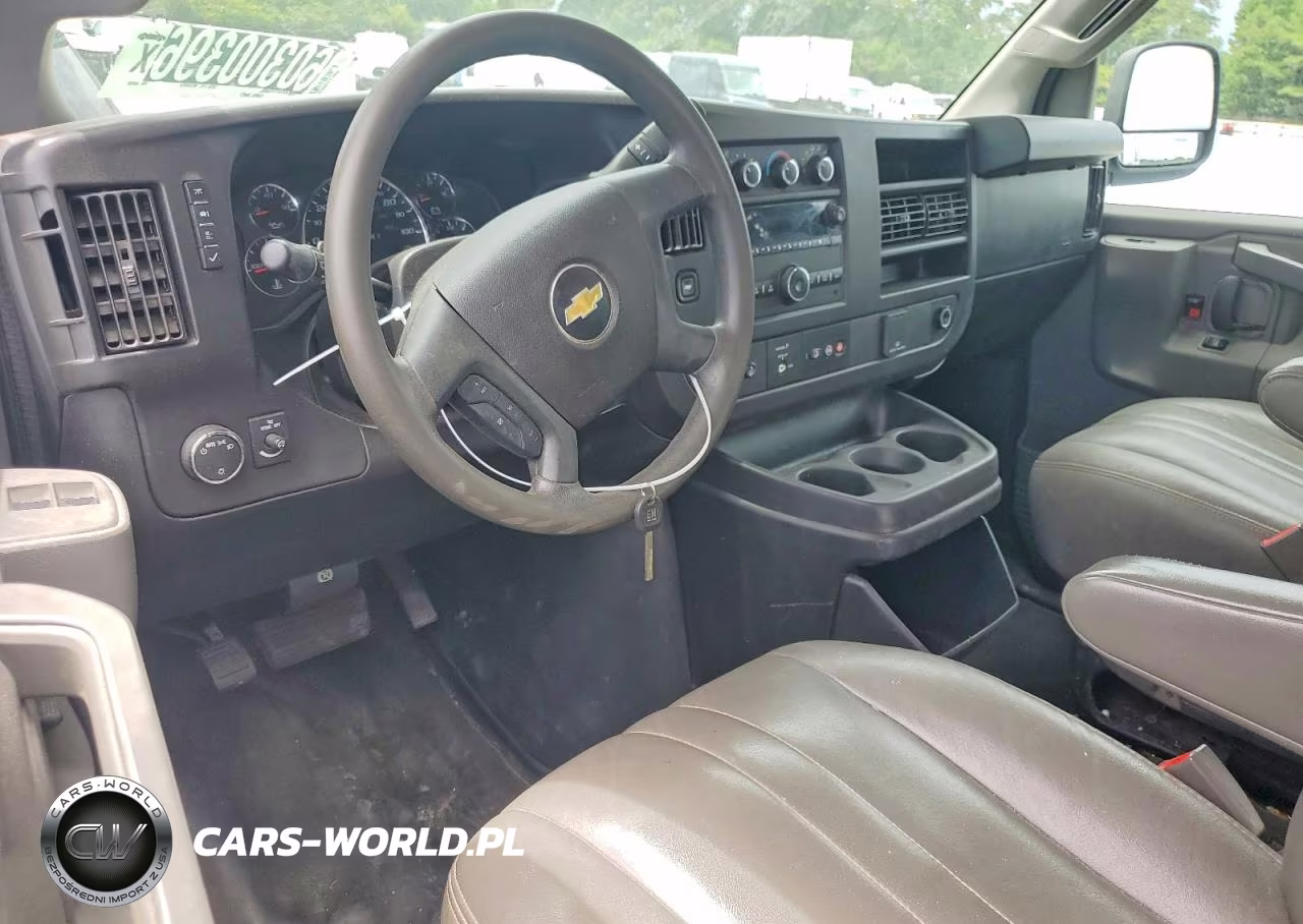 2019 Chevrolet Express G2500 VIN:1GCWGAFP7K1304858 - 8