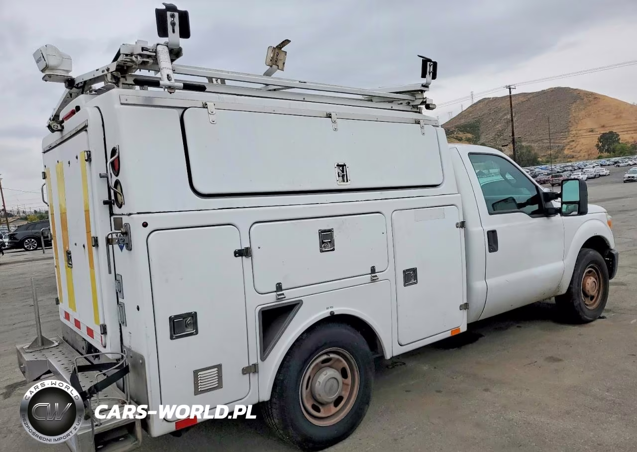 2013 Ford F350 Super Duty VIN:1FDRF3A63DEB92125 - 4