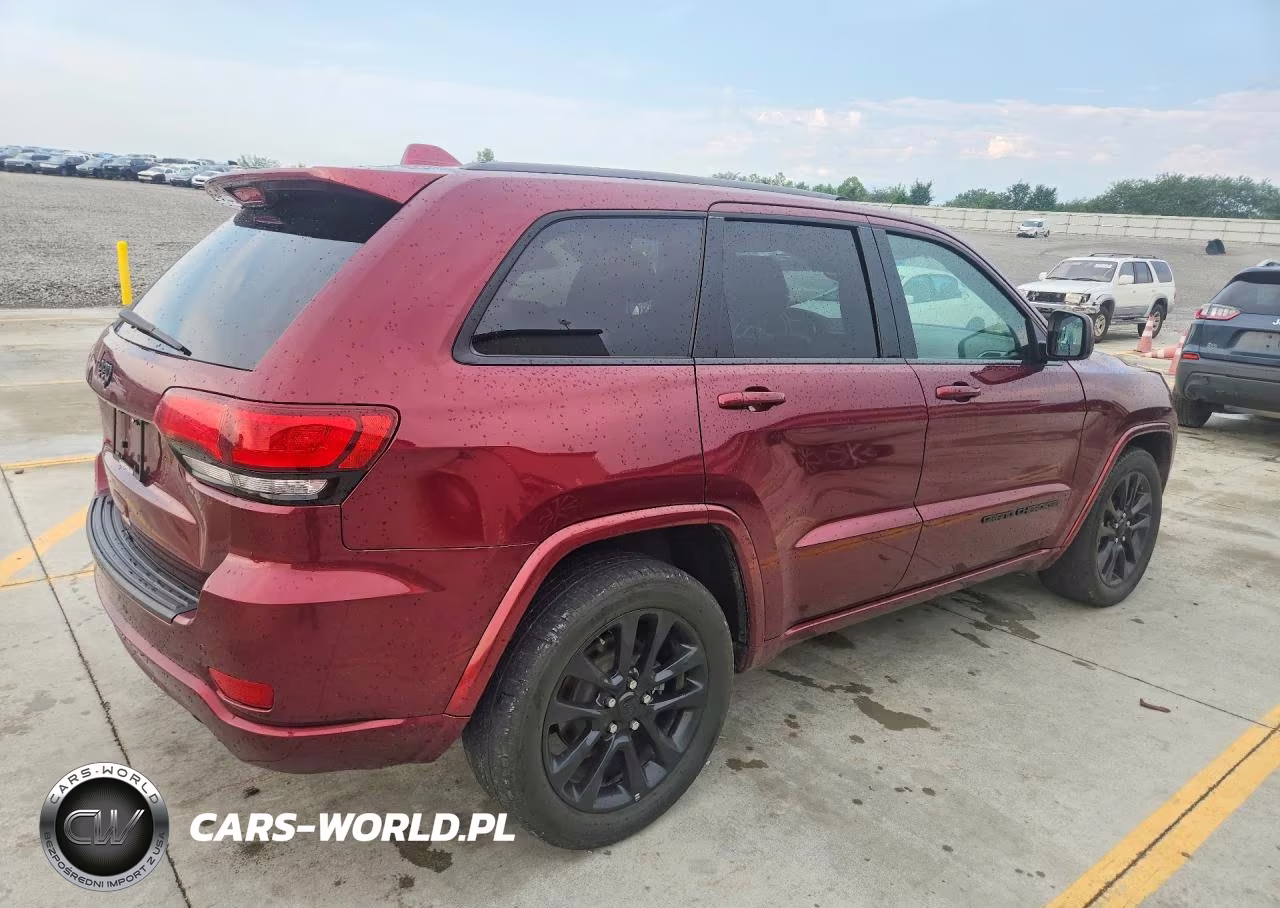 2019 Jeep Grand Cherokee Laredo VIN:1C4RJEAG3KC731939 - 3