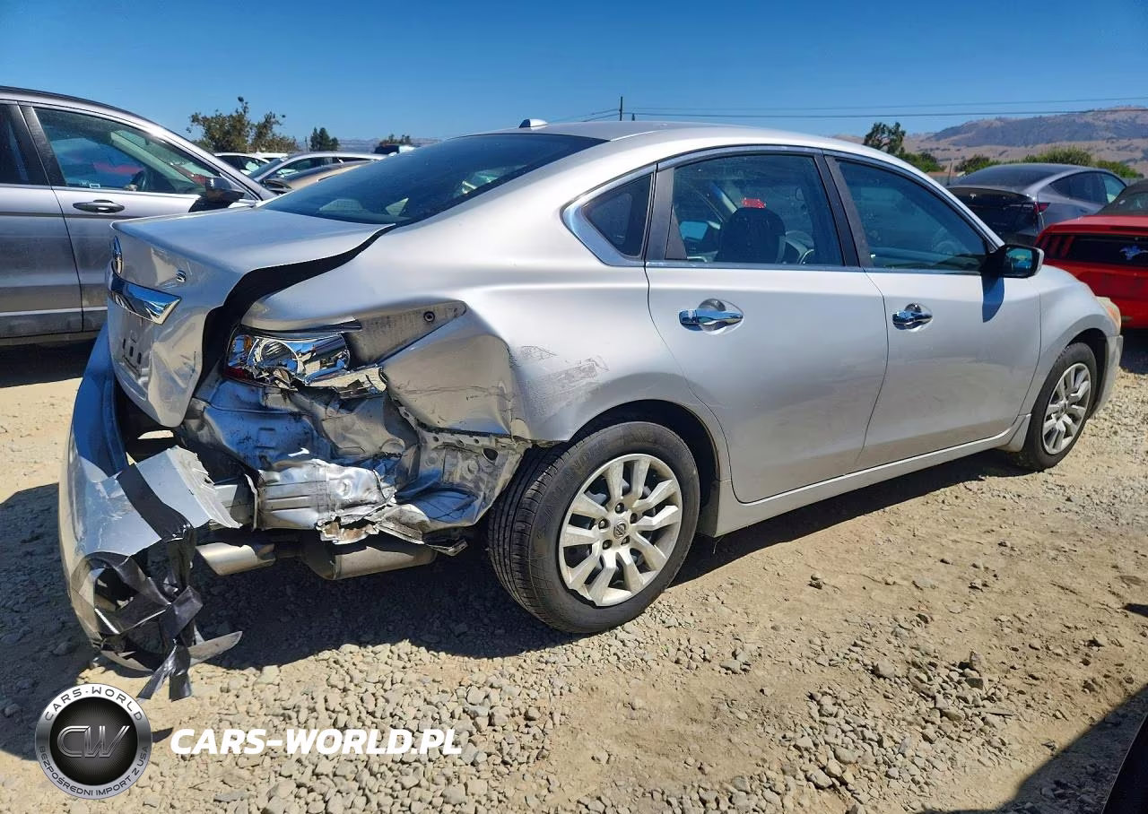 2015 Nissan Altima 2.5 S VIN:1N4AL3AP2FC150794 - 3