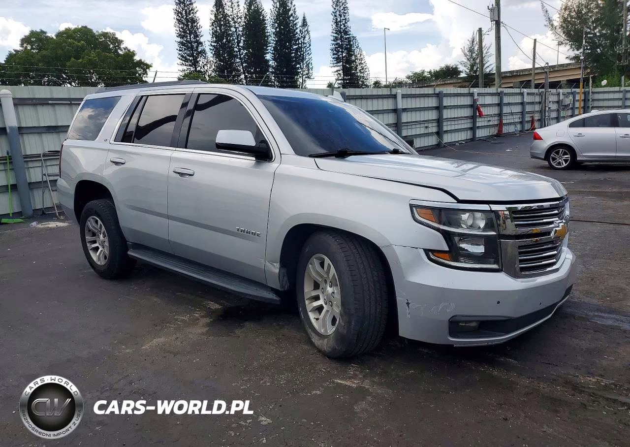 2019 Chevrolet Tahoe C1500 Lt VIN:1GNSCBKC9KR275987 - 4