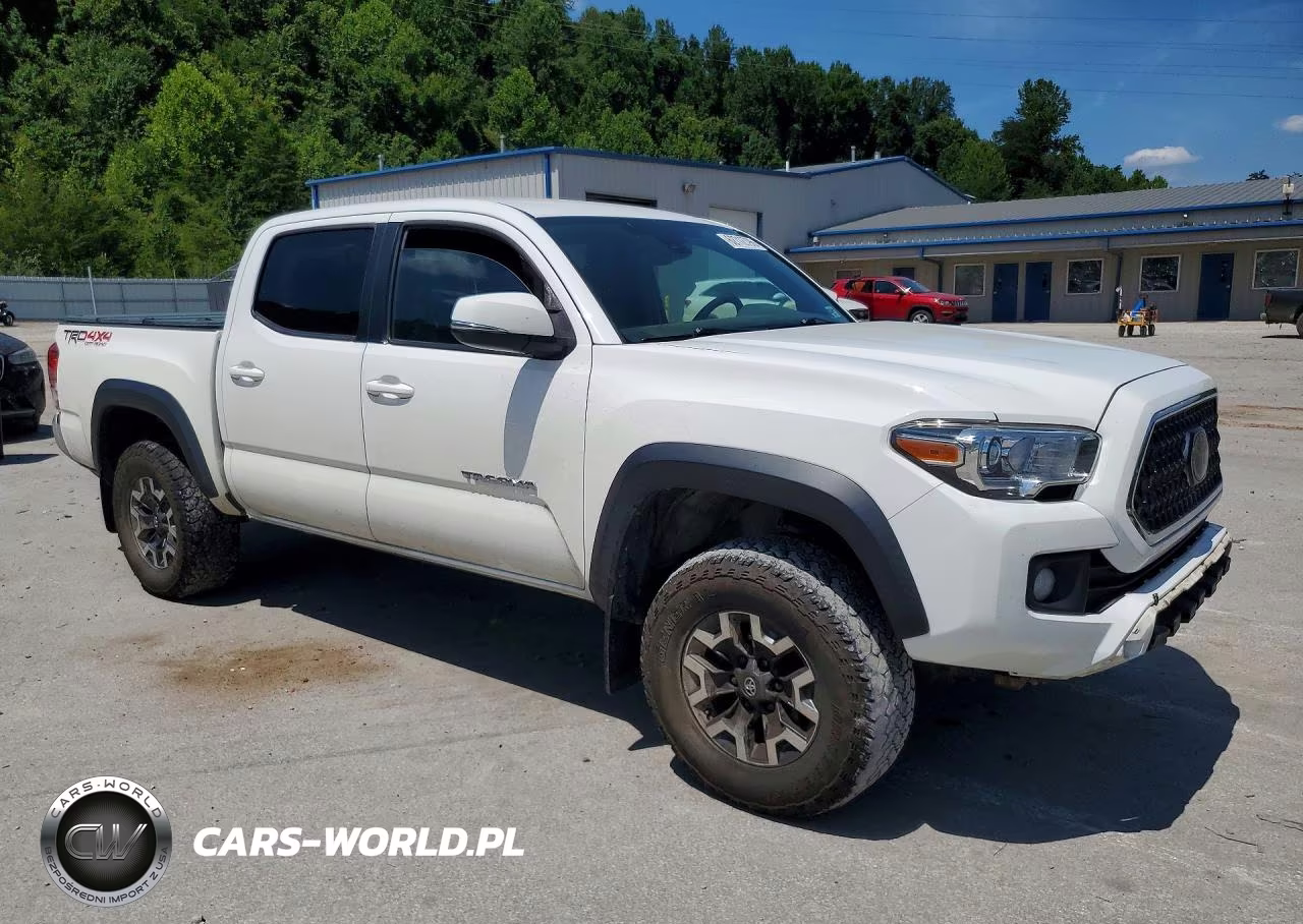 2018 Toyota Tacoma Trd Off-Road VIN:5TFCZ5AN7JX126326 - 4