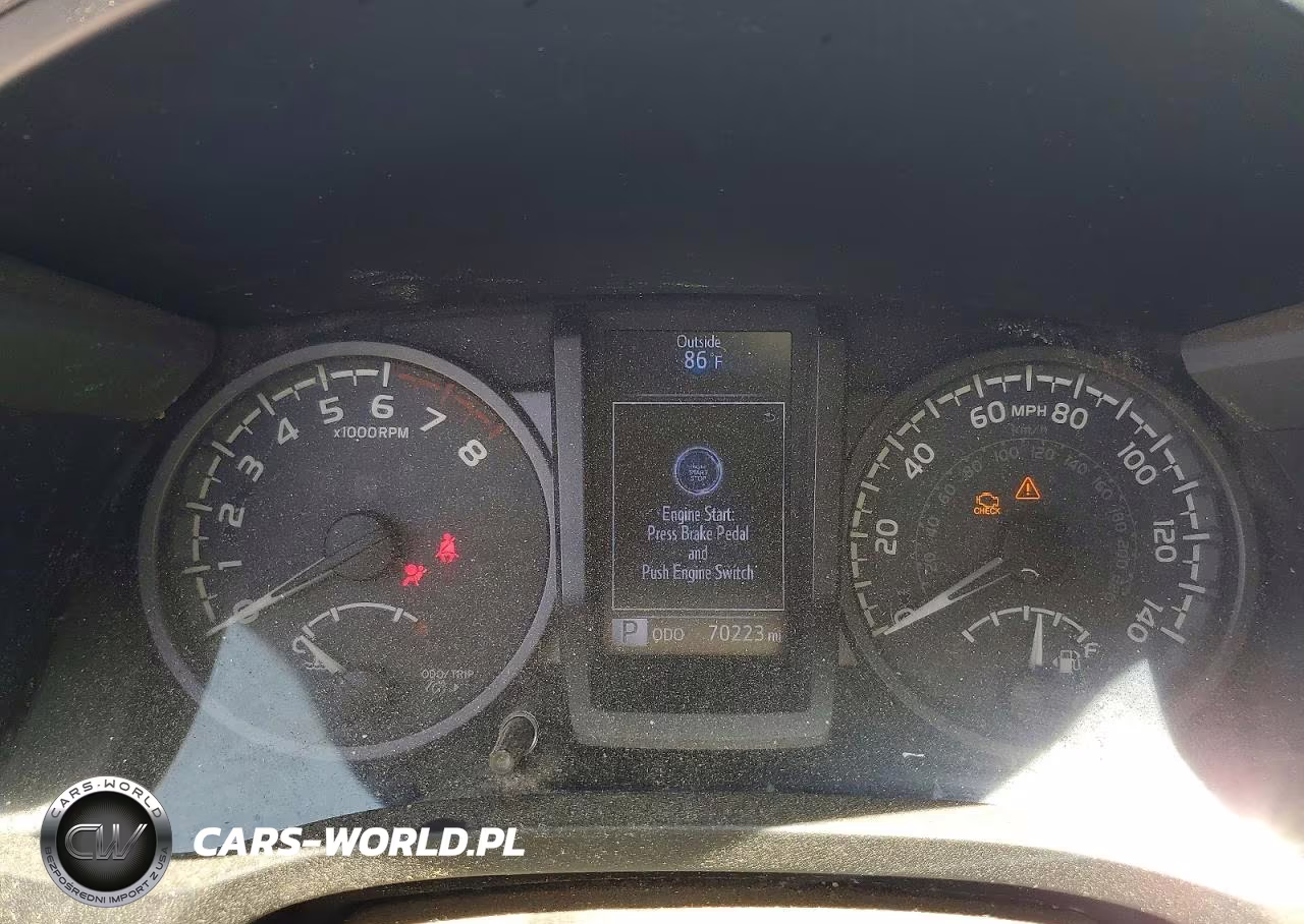 2018 Toyota Tacoma Trd Off-Road VIN:5TFCZ5AN7JX126326 - 9