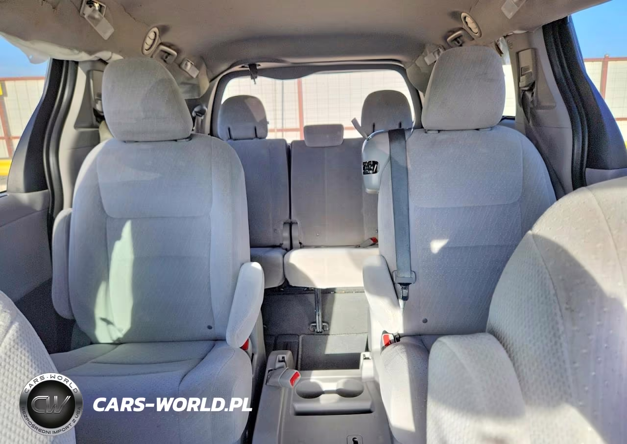 2020 Toyota Sienna Le VIN:5TDKZ3DC8LS081092 - 10