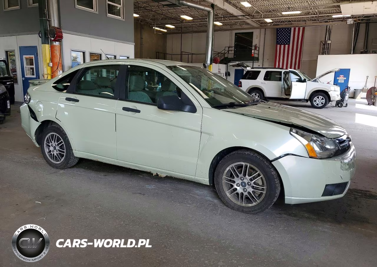 2010 Ford Focus Se VIN:1FAHP3FN0AW188753 - 4