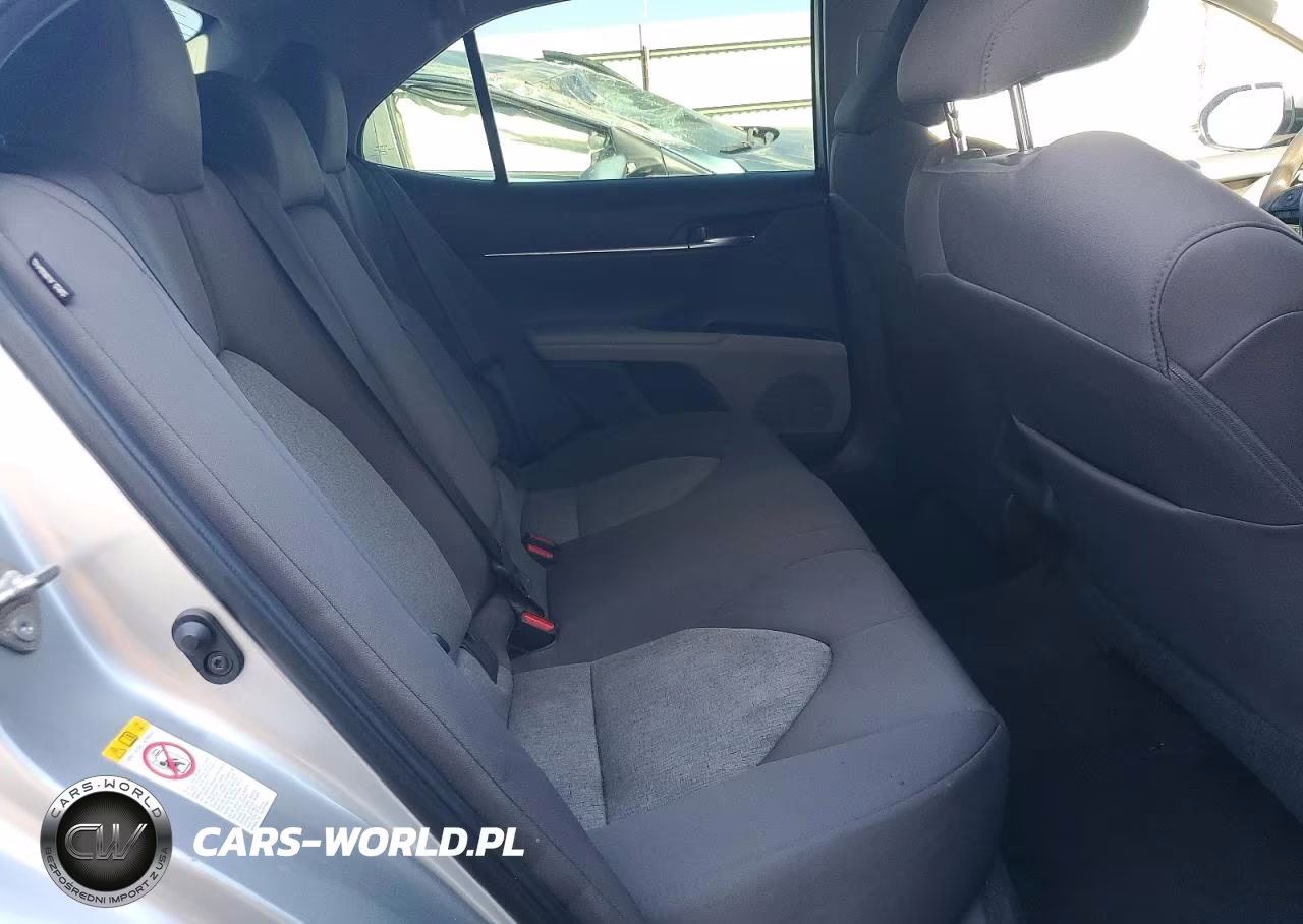 2018 Toyota Camry VIN:4T1B11HK6JU081982 - 10