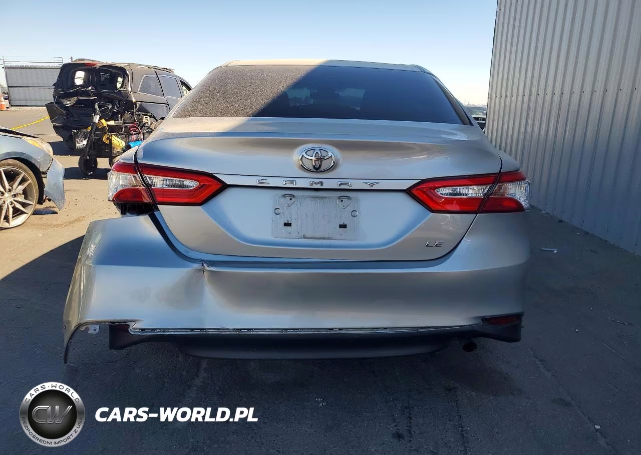 2018 Toyota Camry VIN:4T1B11HK6JU081982 - 6