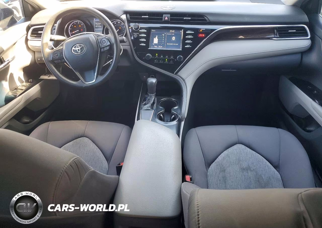 2018 Toyota Camry VIN:4T1B11HK6JU081982 - 8