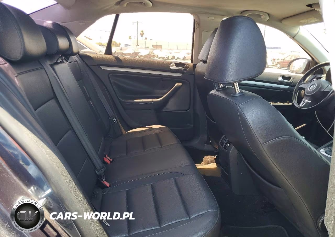 2010 Volkswagen Jetta Limited VIN:3VWAZ7AJ4AM128165 - 10