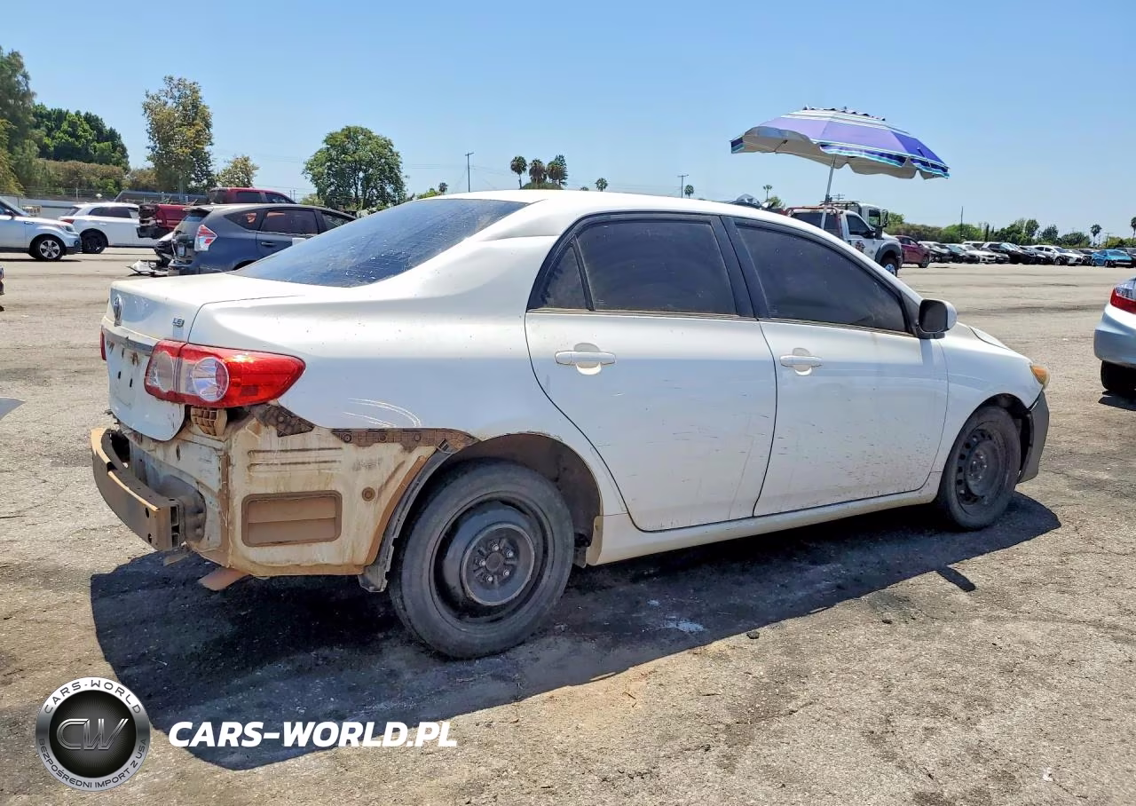 2013 Toyota Corolla Le VIN:5YFBU4EE9DP211086 - 3