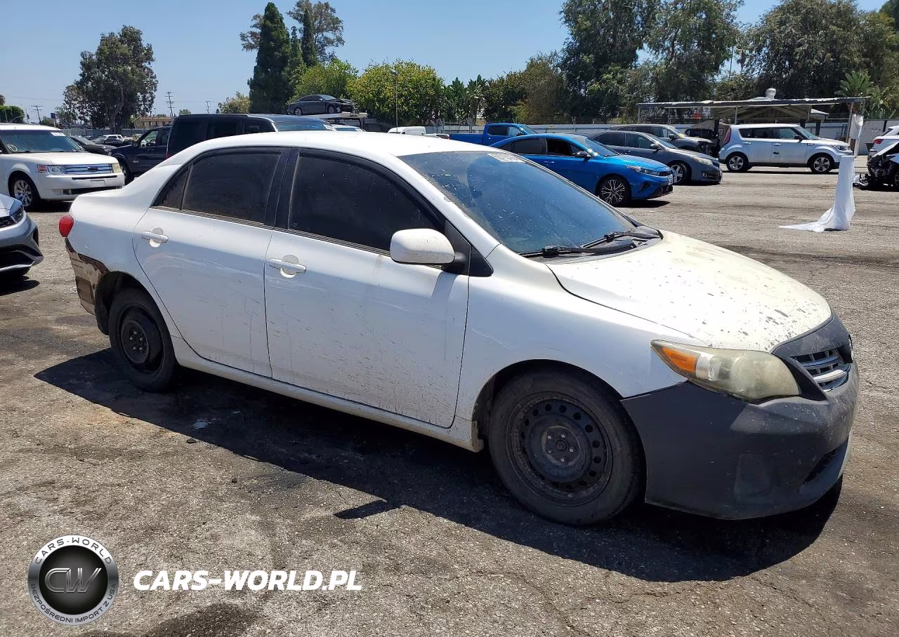 2013 Toyota Corolla Le VIN:5YFBU4EE9DP211086 - 4