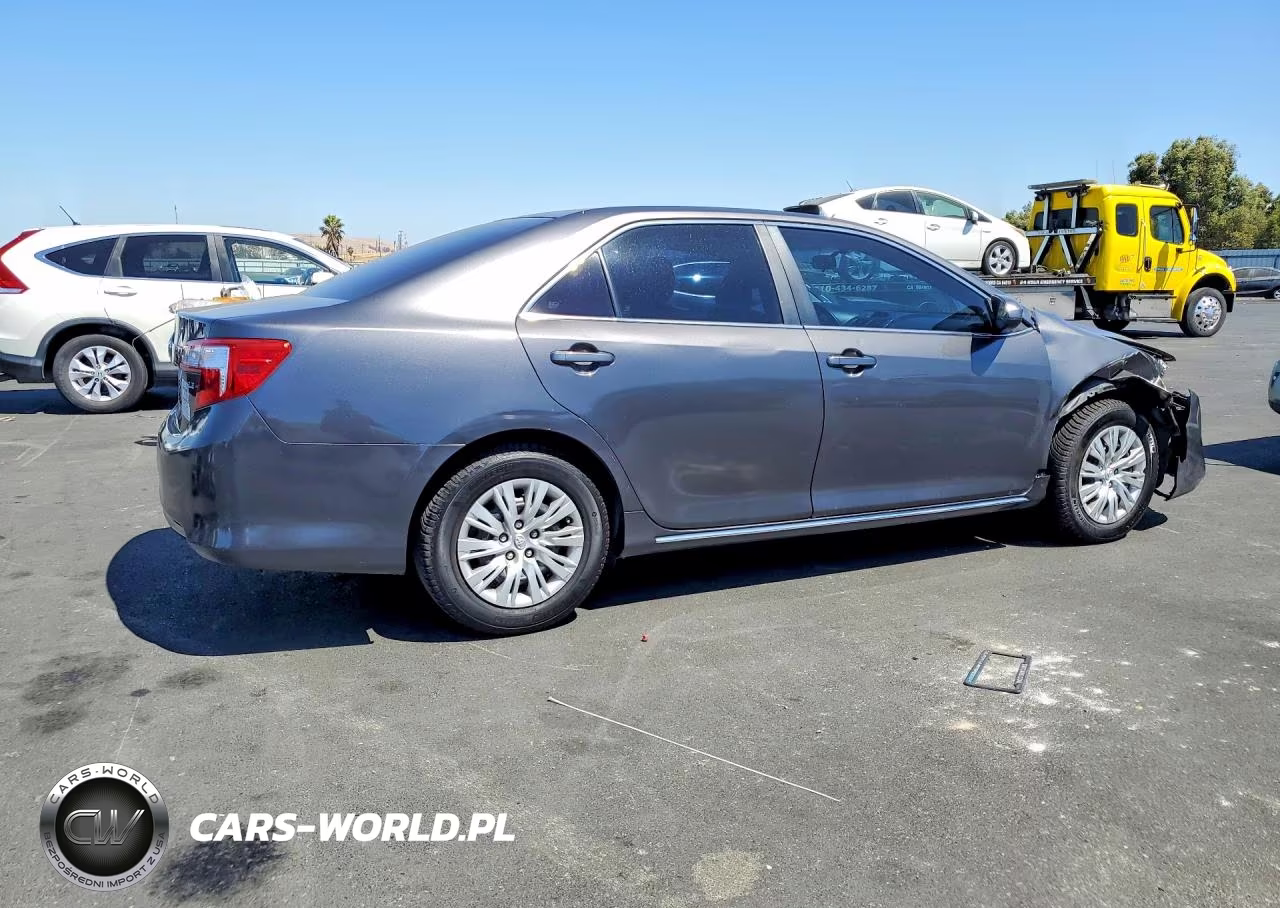 2014 Toyota Camry Le VIN:4T4BF1FK2ER391742 - 3