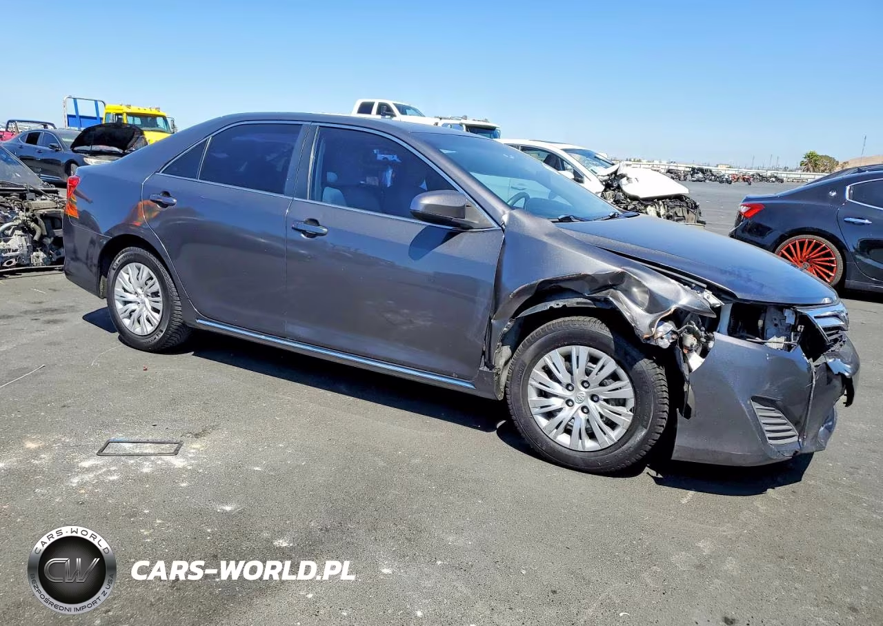 2014 Toyota Camry Le VIN:4T4BF1FK2ER391742 - 4